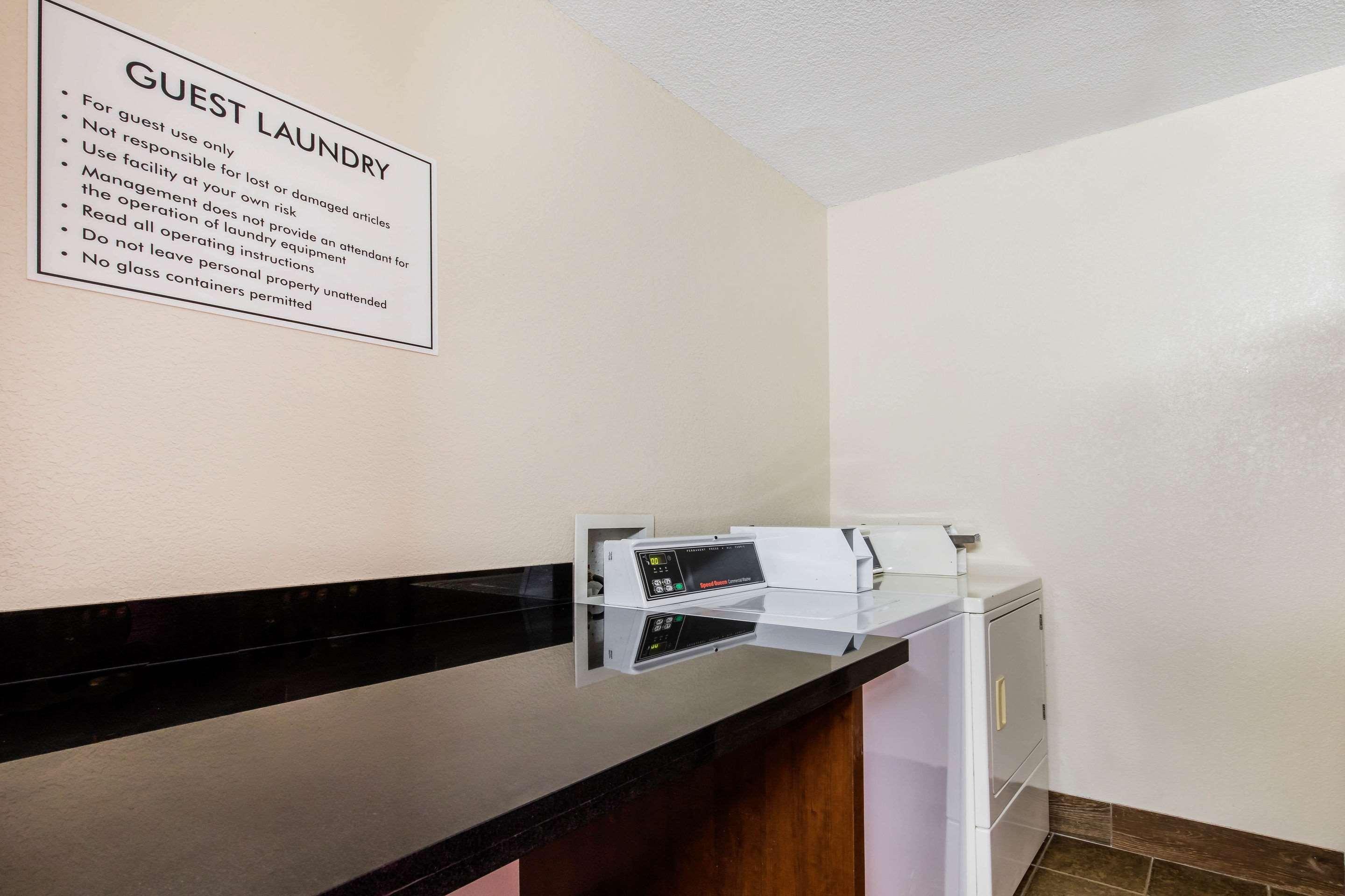 Quality Inn 2*